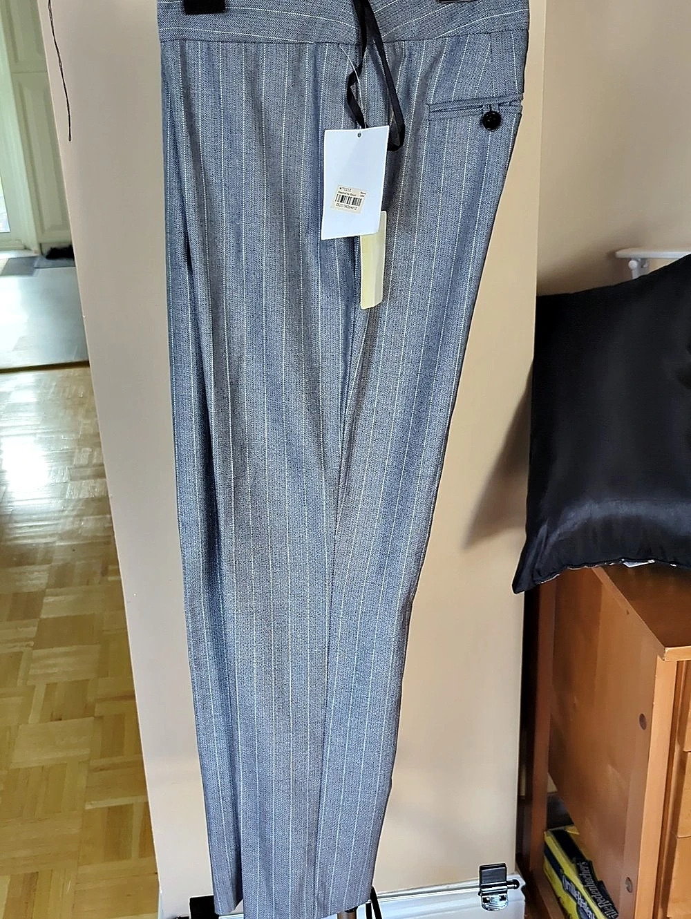 Jones New York Collection Petite Stripe pants in Gray Size